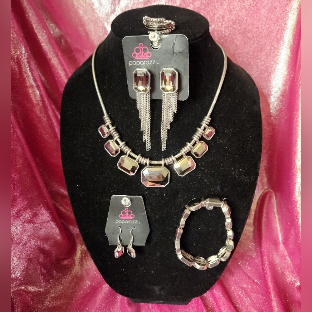 Paparazzi 5-piece Silver and Onyx Jewelry Set
